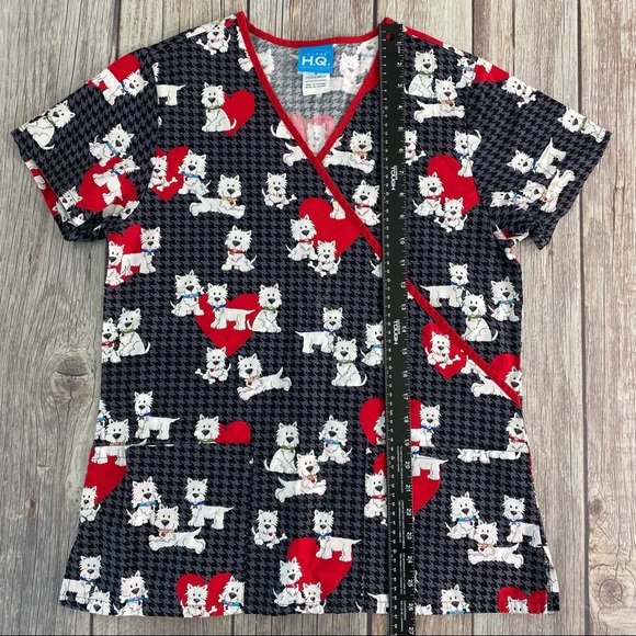Scrub HQ Top Wonens Size S Medical Uniform Scrub Top Valentine Dogs & Hearts. - Picture 5 of 9